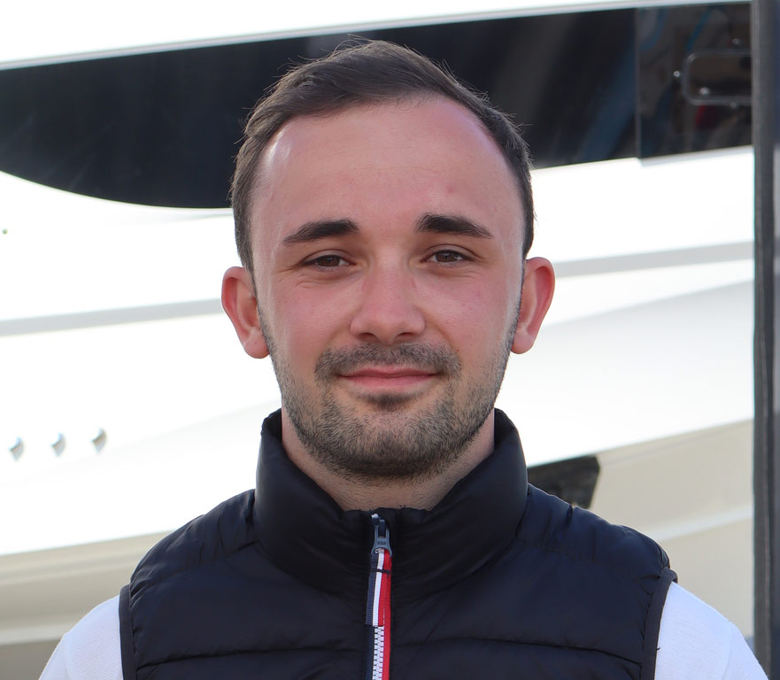 Votre broker Léo Nako